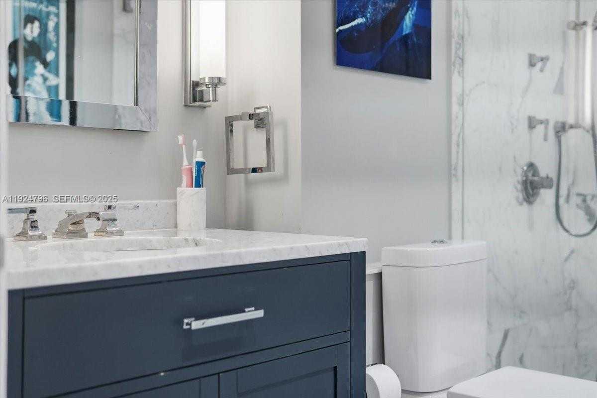 Small Image of 100 LINCOLN ROAD #747, Miami Beach Number 30