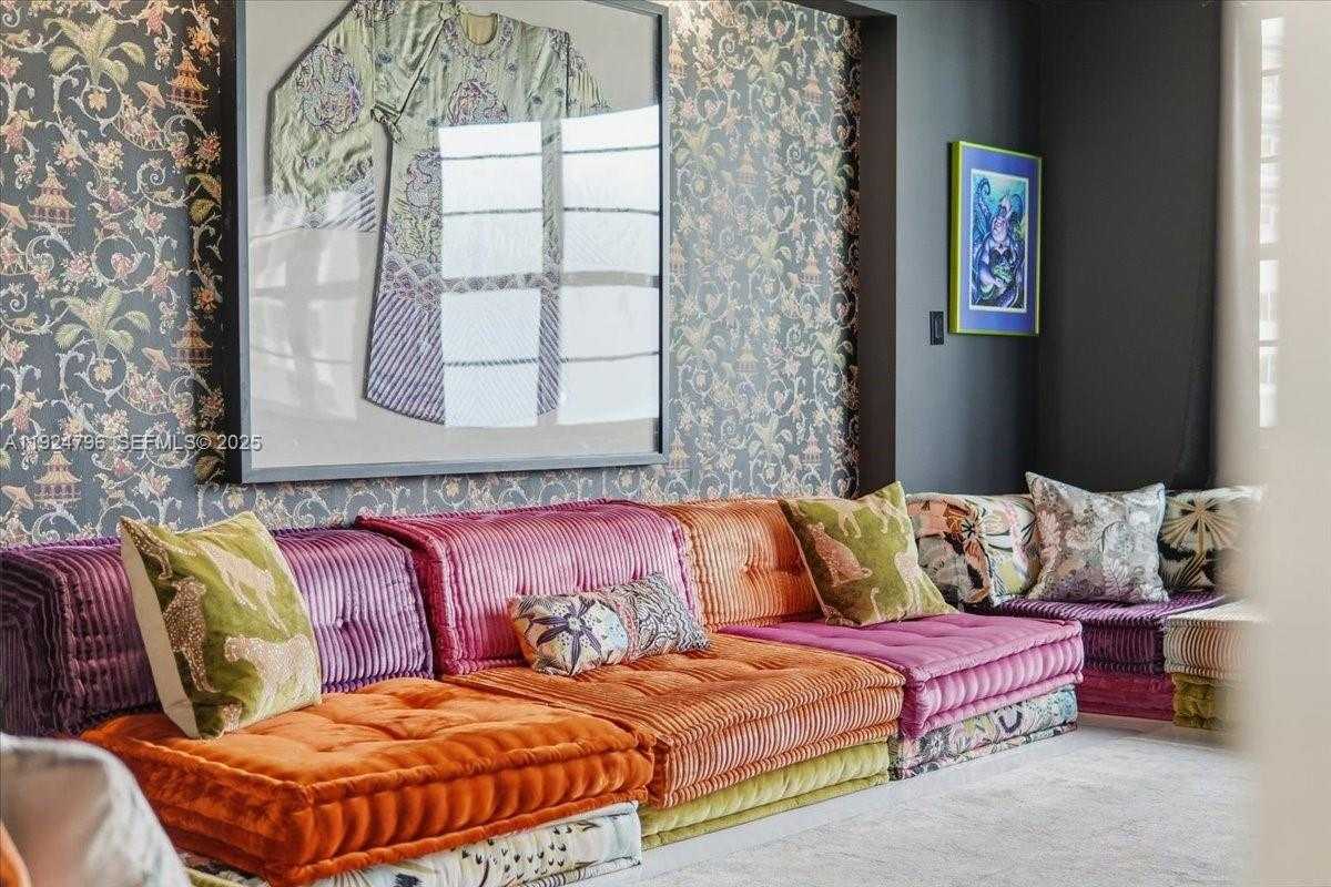 Small Image of 100 LINCOLN ROAD #747, Miami Beach Number 4