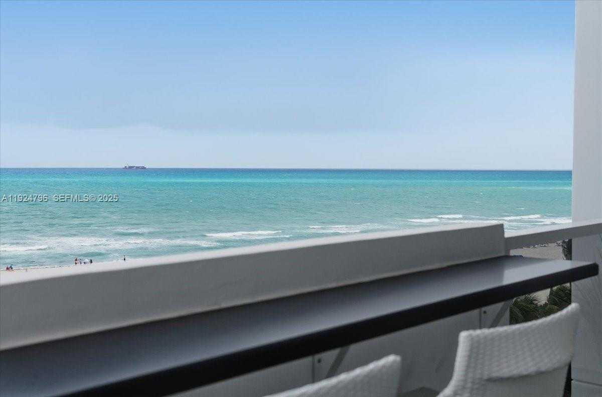 Small Image of 100 LINCOLN ROAD #747, Miami Beach Number 44