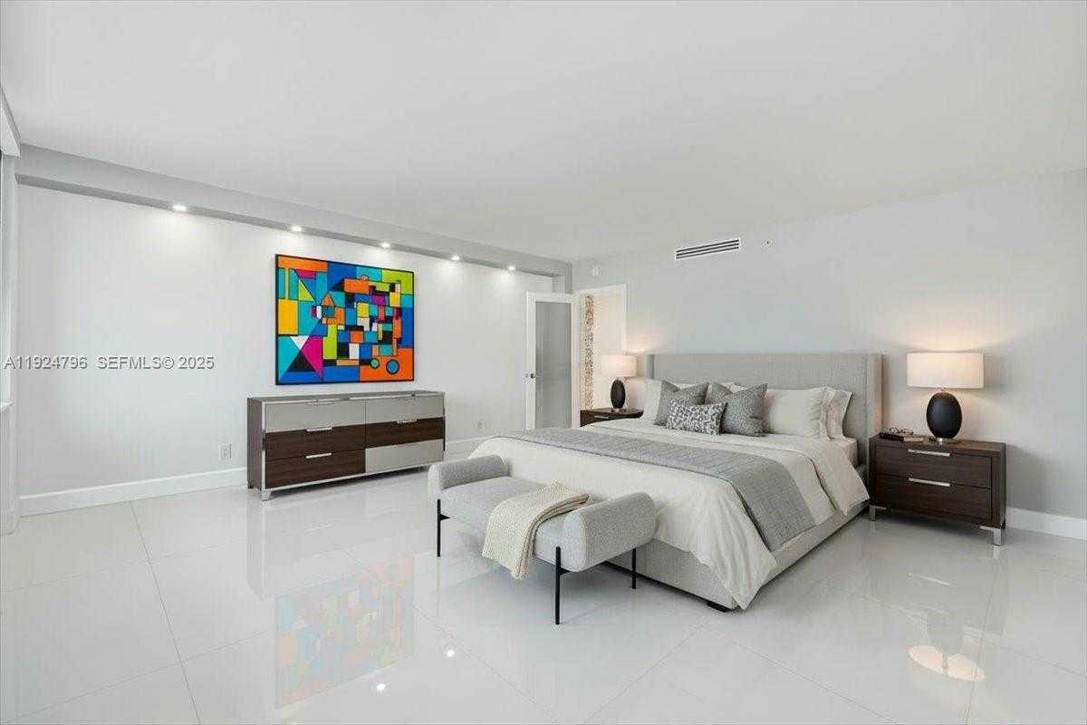 Small Image of 100 LINCOLN ROAD #747, Miami Beach Number 48