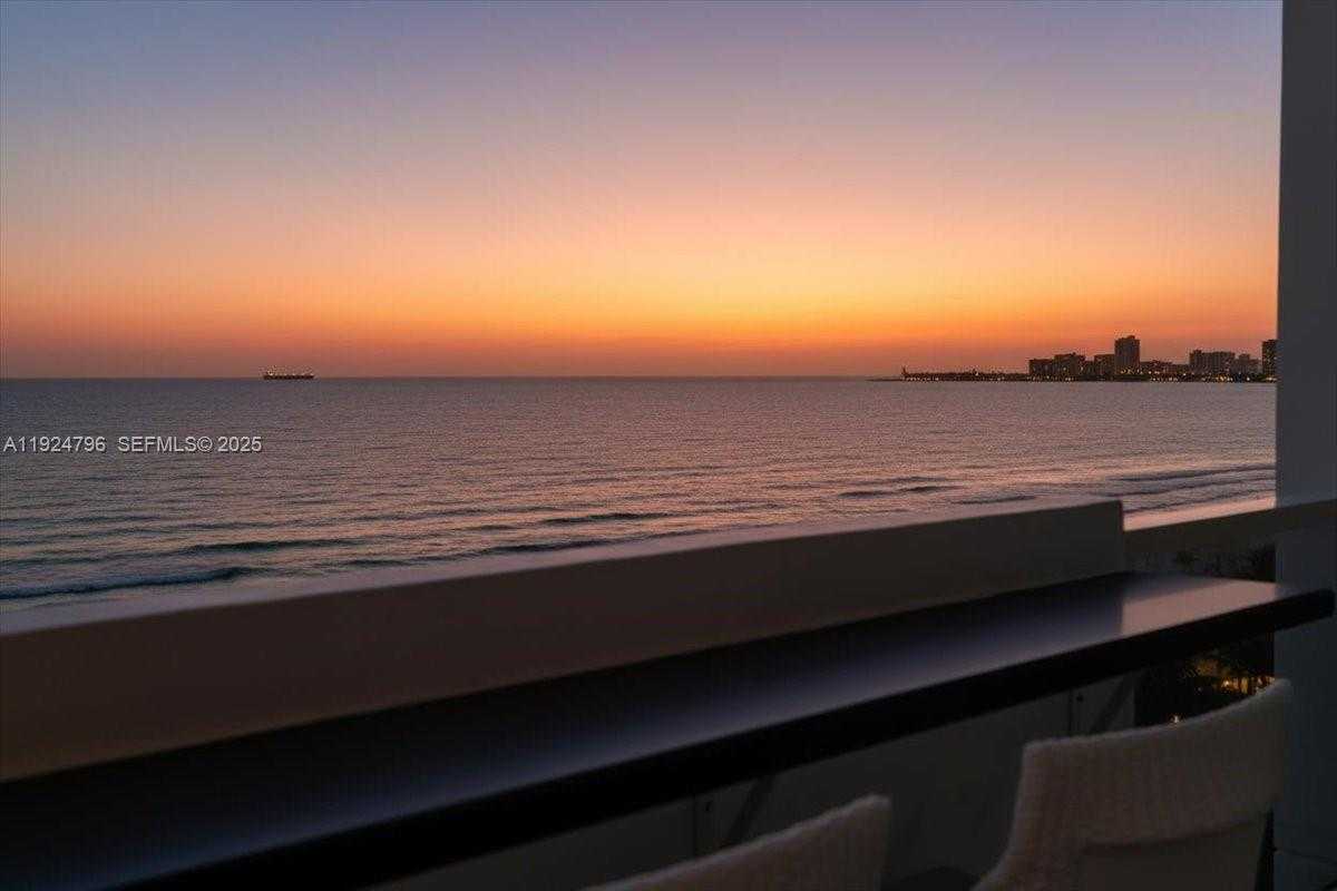 Small Image of 100 LINCOLN ROAD #747, Miami Beach Number 5