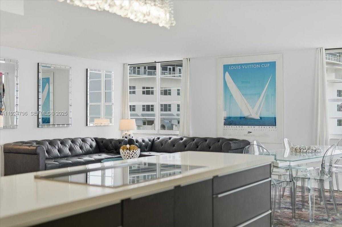 Small Image of 100 LINCOLN ROAD #747, Miami Beach Number 8