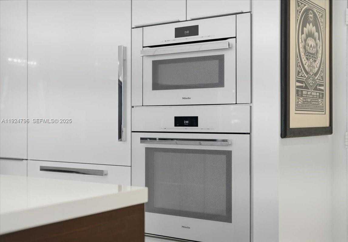 Small Image of 100 LINCOLN ROAD #747, Miami Beach Number 9