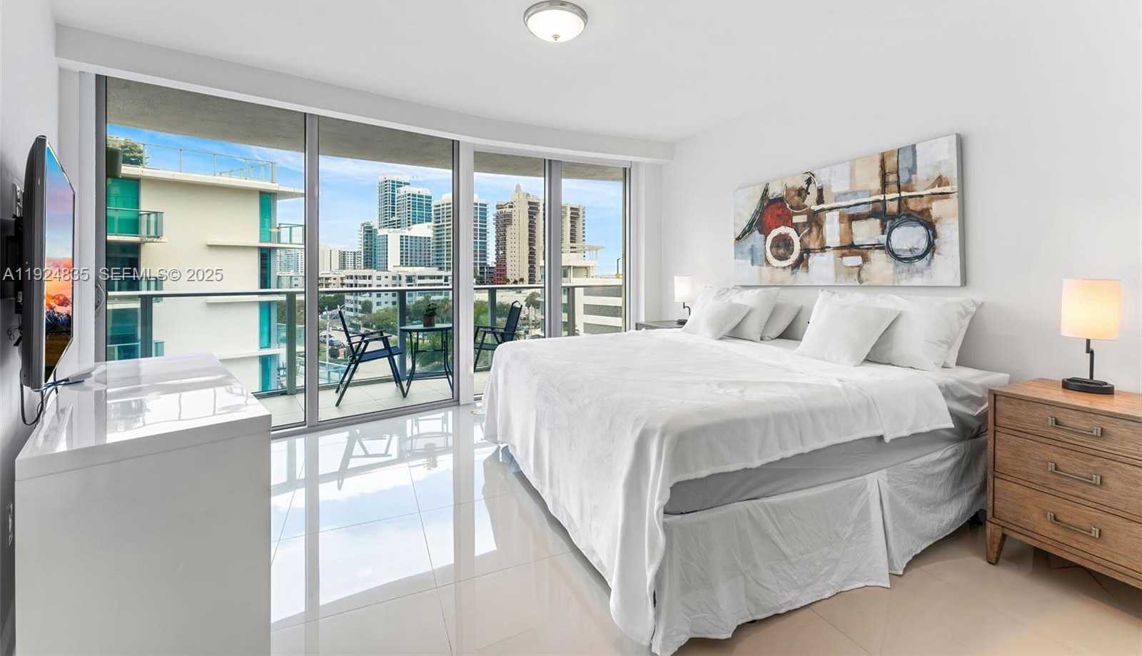 Imagen de Pequeño Objeto