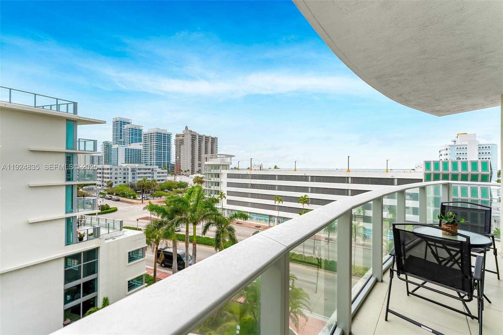 Imagen de Pequeño Objeto