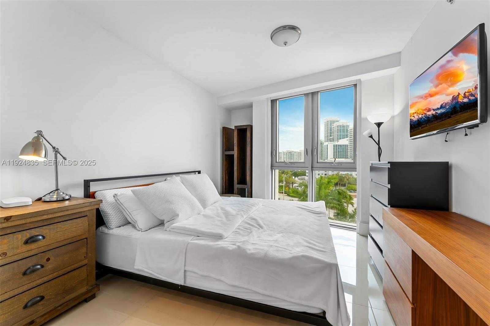 Imagen de Pequeño Objeto