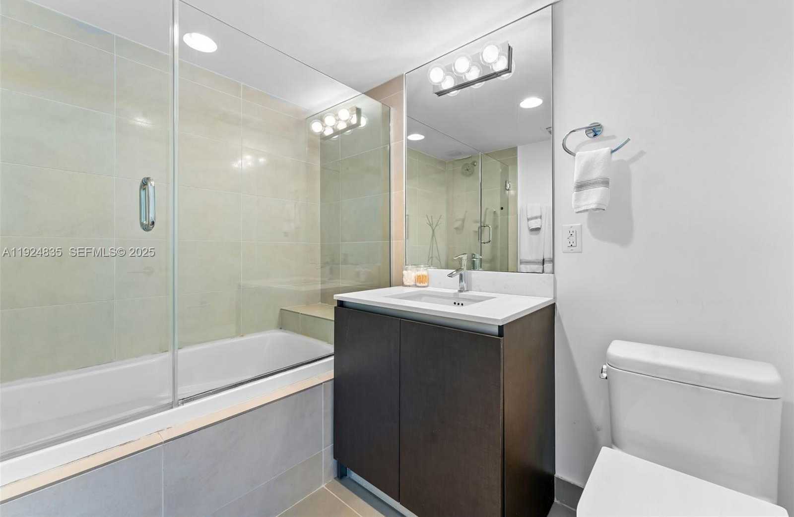 Imagen de Pequeño Objeto