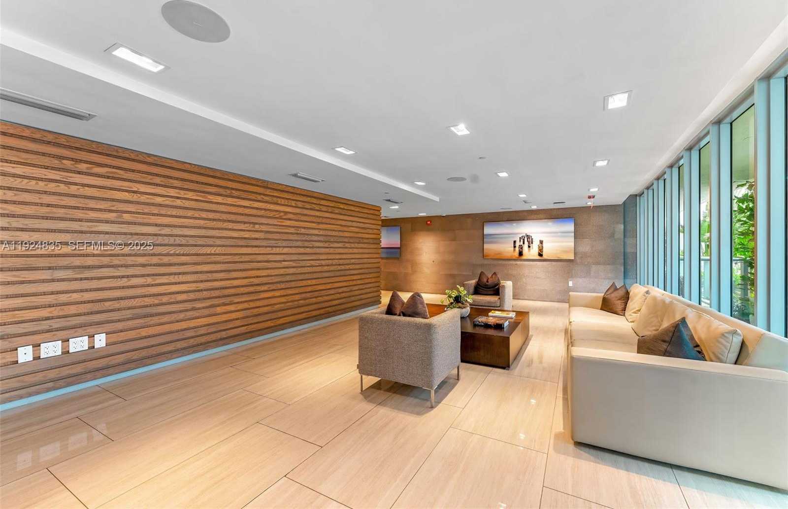 Imagen de Pequeño Objeto