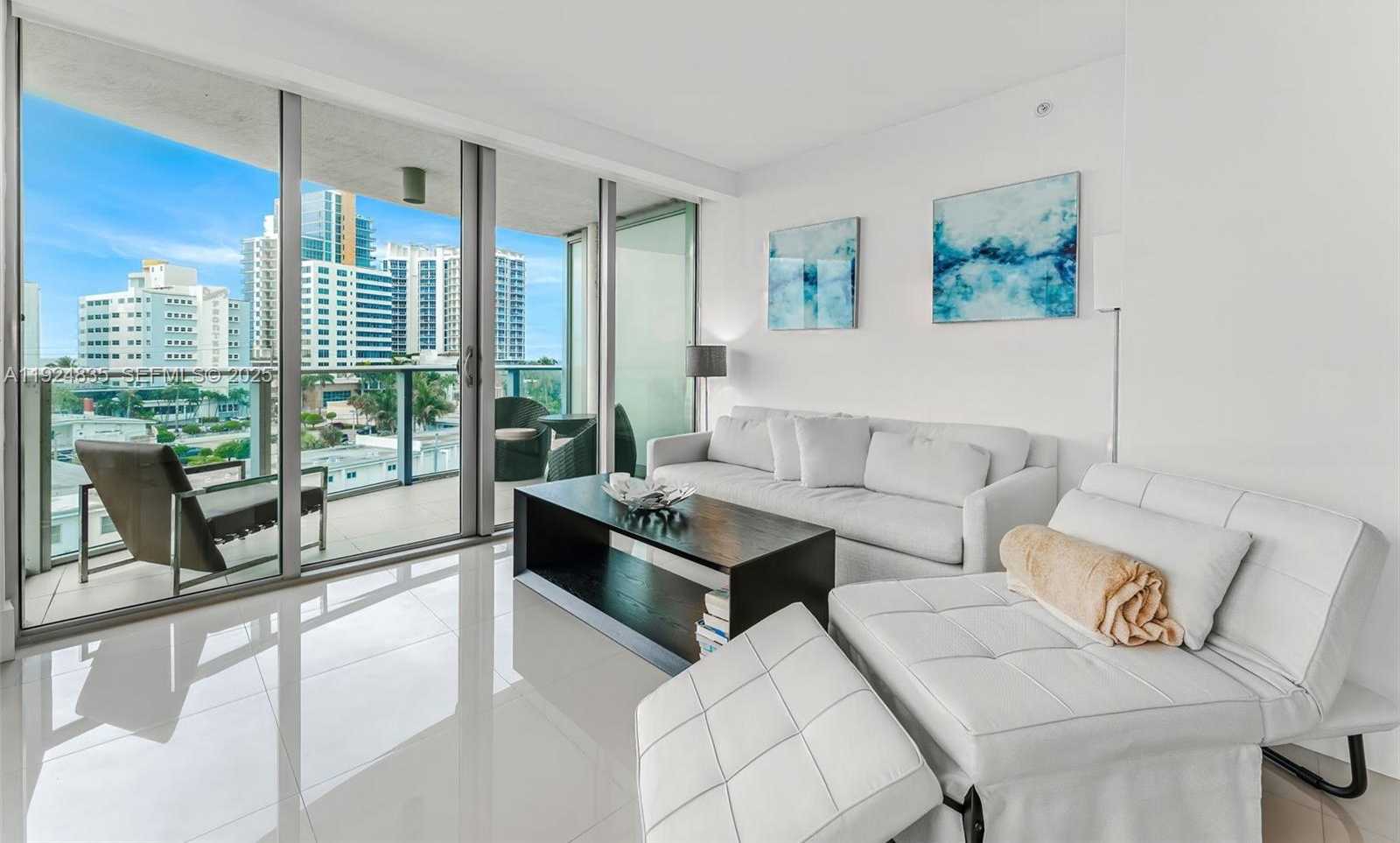 Imagen de Pequeño Objeto