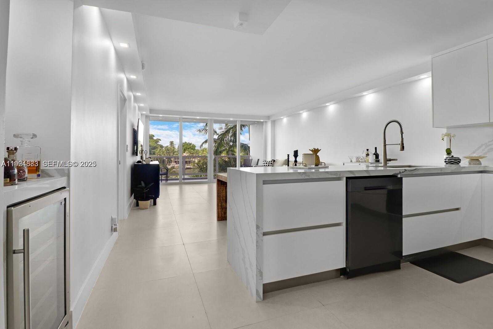 Small Image of 5700 COLLINS AVE #3J, Miami Beach Number 19