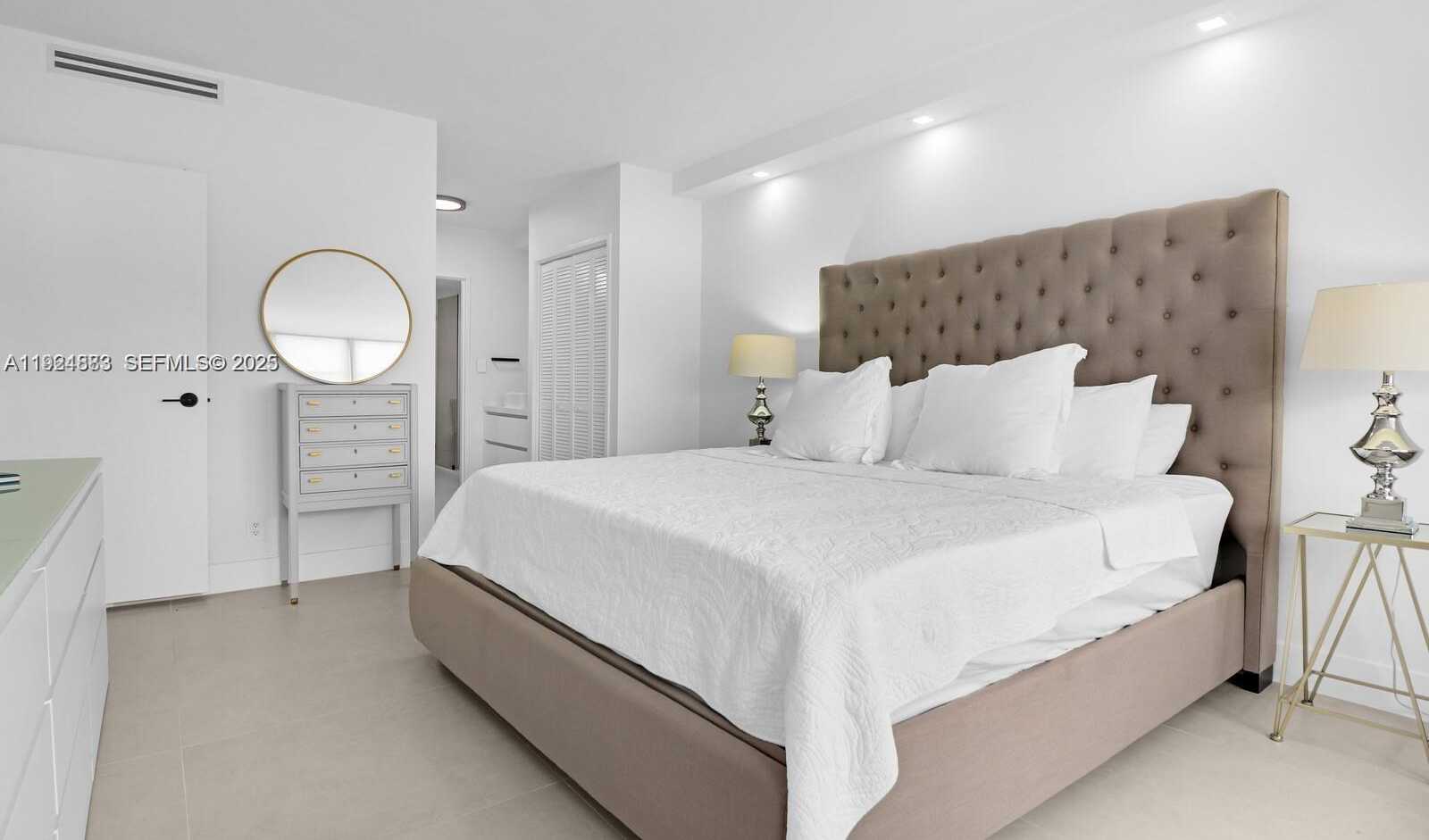 Small Image of 5700 COLLINS AVE #3J, Miami Beach Number 28