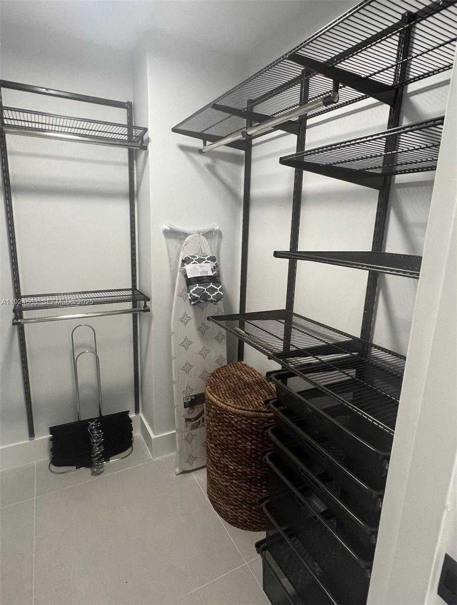 Small Image of 5700 COLLINS AVE #3J, Miami Beach Number 30