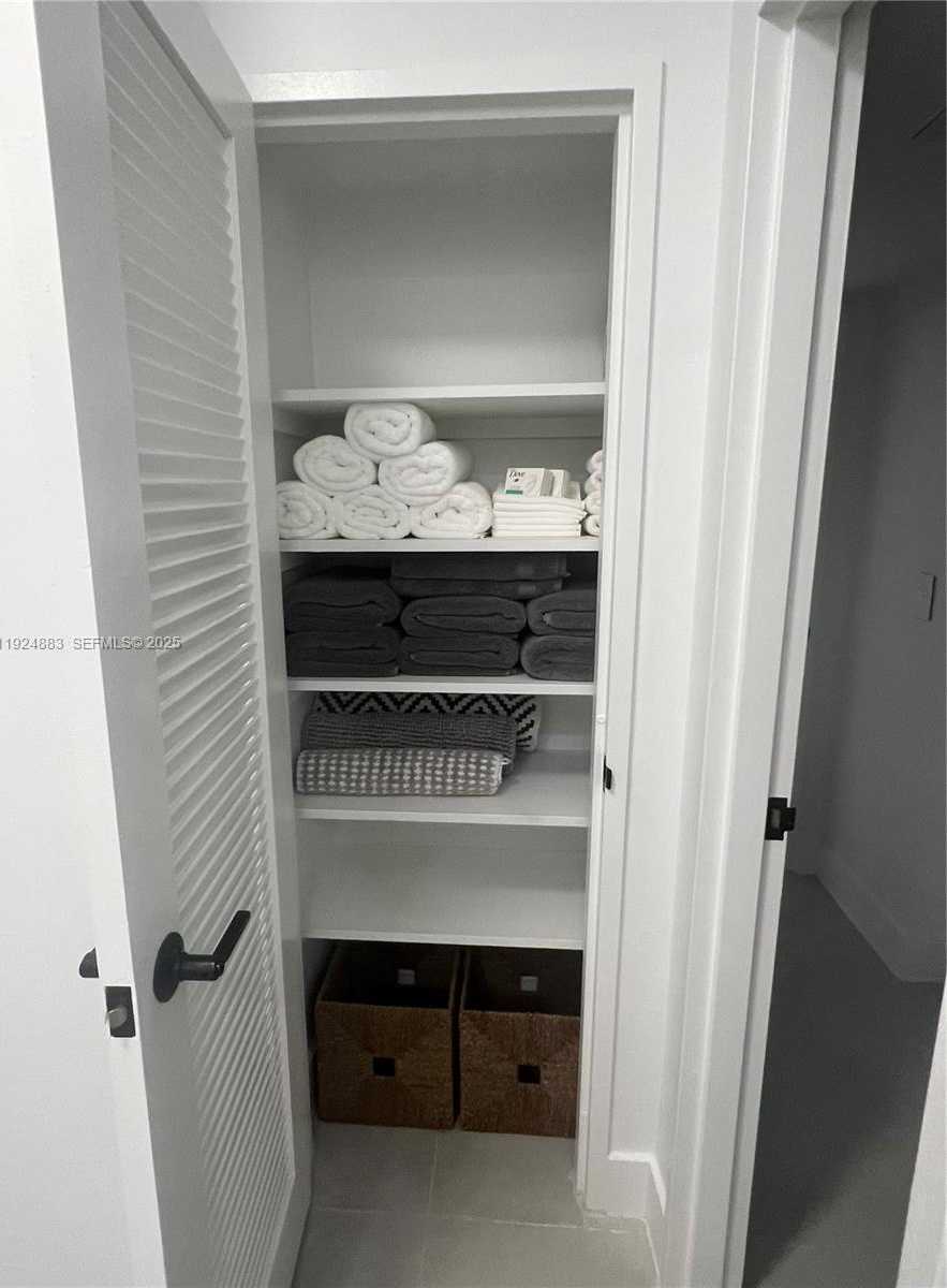 Small Image of 5700 COLLINS AVE #3J, Miami Beach Number 33