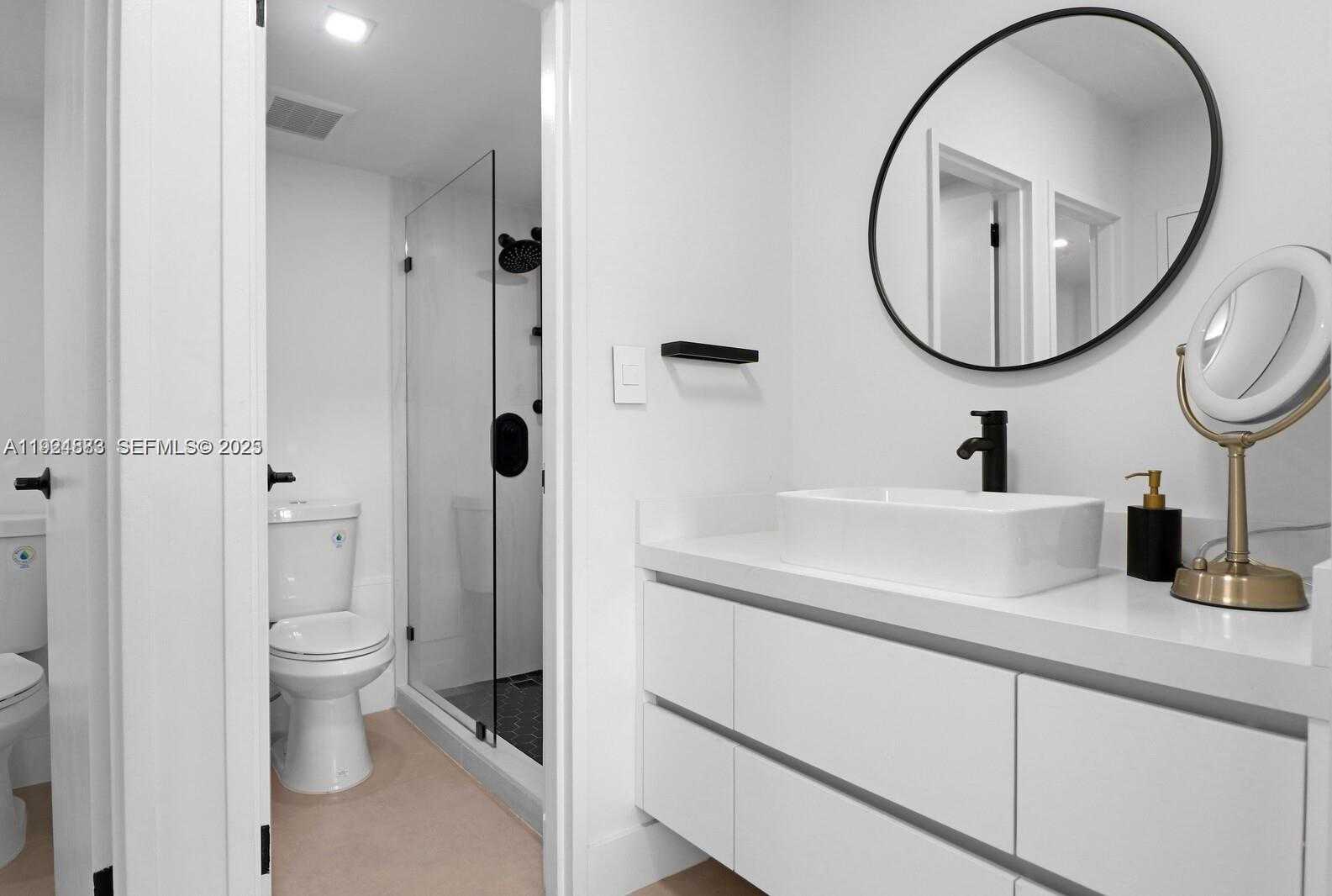 Small Image of 5700 COLLINS AVE #3J, Miami Beach Number 36