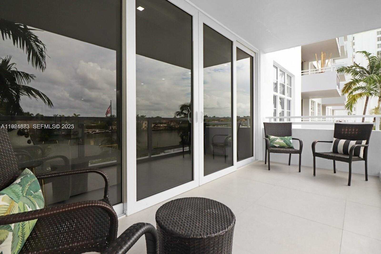 Small Image of 5700 COLLINS AVE #3J, Miami Beach Number 4