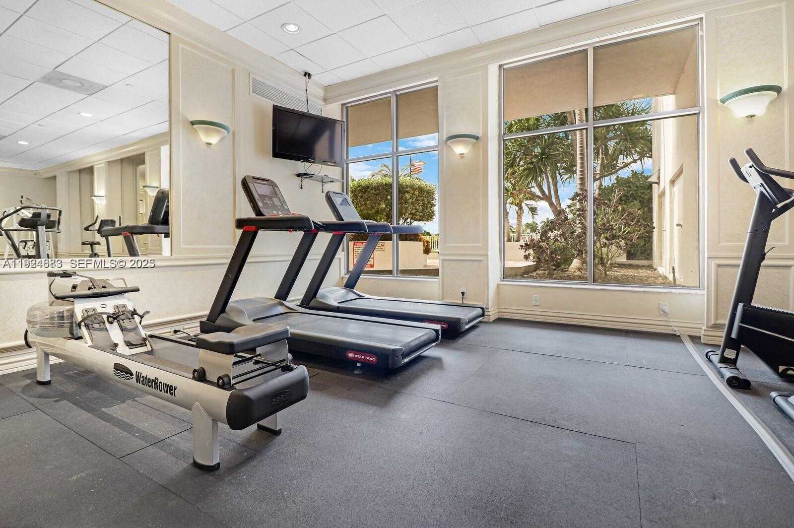 Small Image of 5700 COLLINS AVE #3J, Miami Beach Number 45