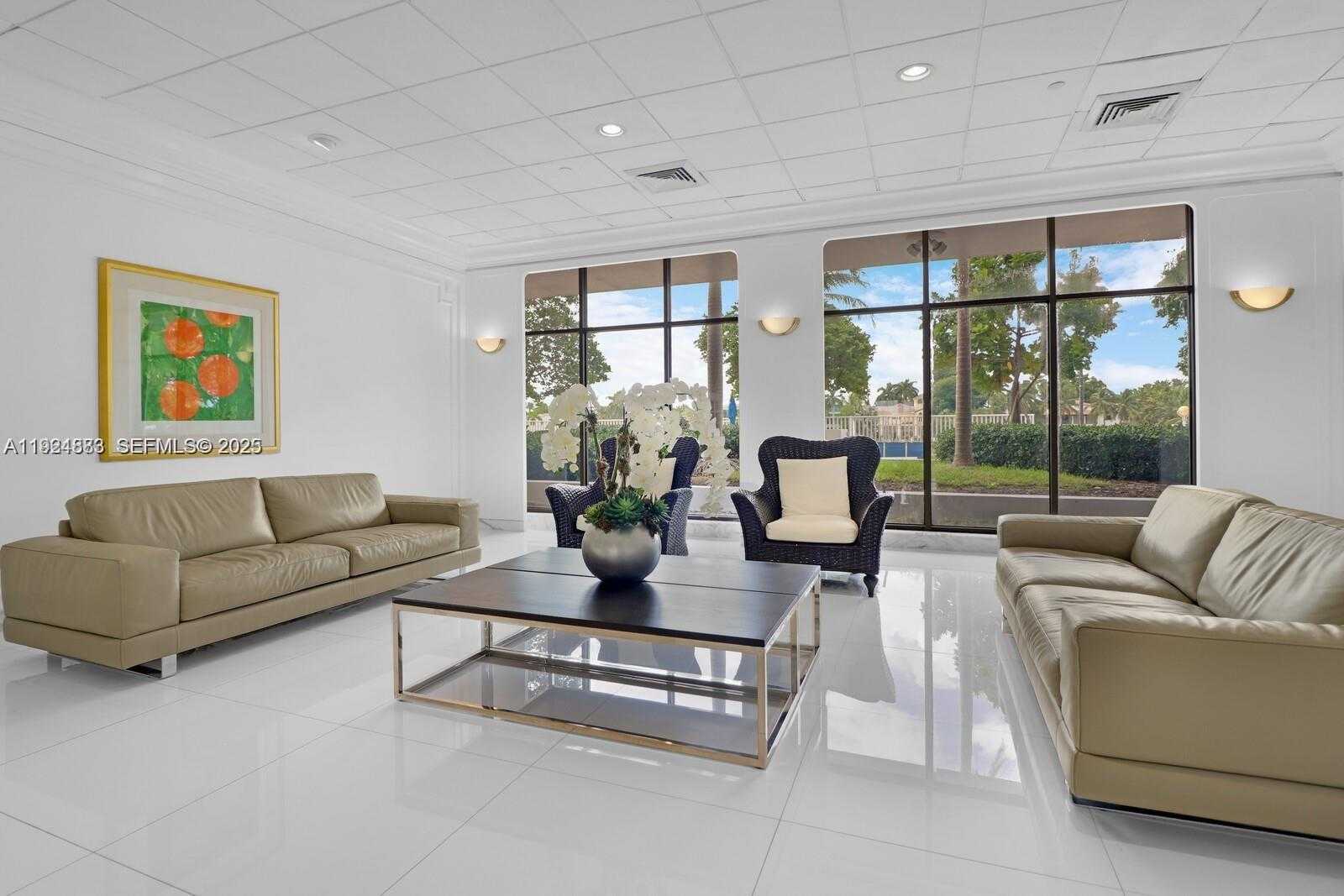 Small Image of 5700 COLLINS AVE #3J, Miami Beach Number 47