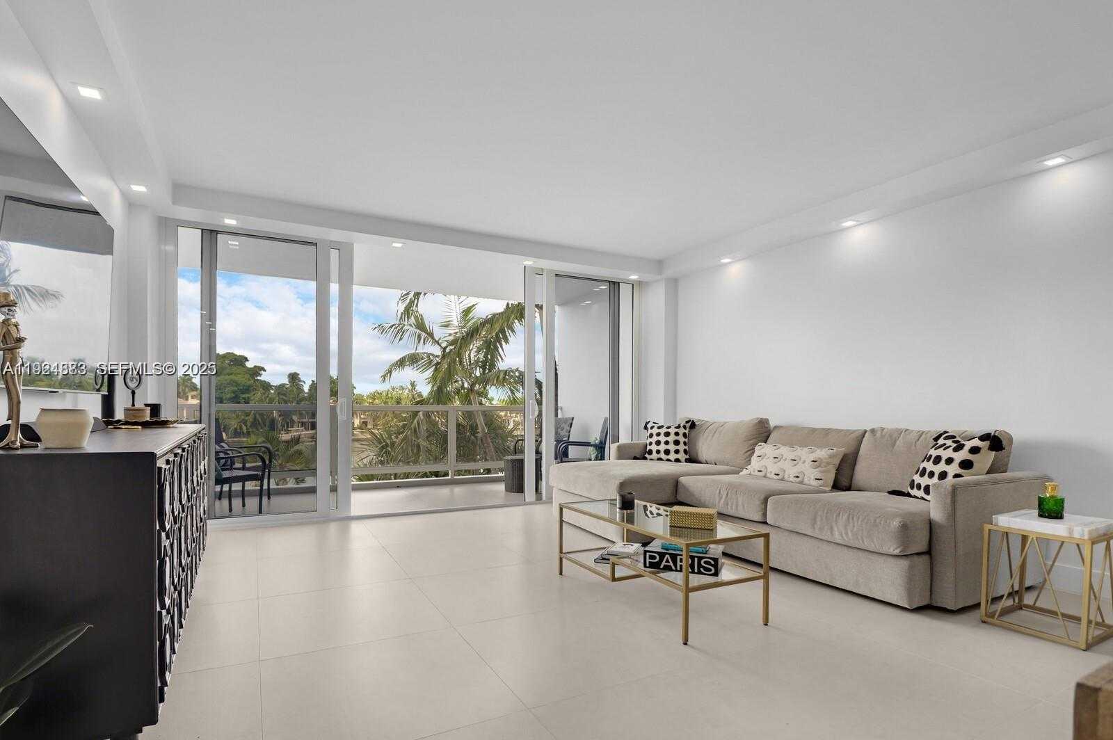 Small Image of 5700 COLLINS AVE #3J, Miami Beach Number 9