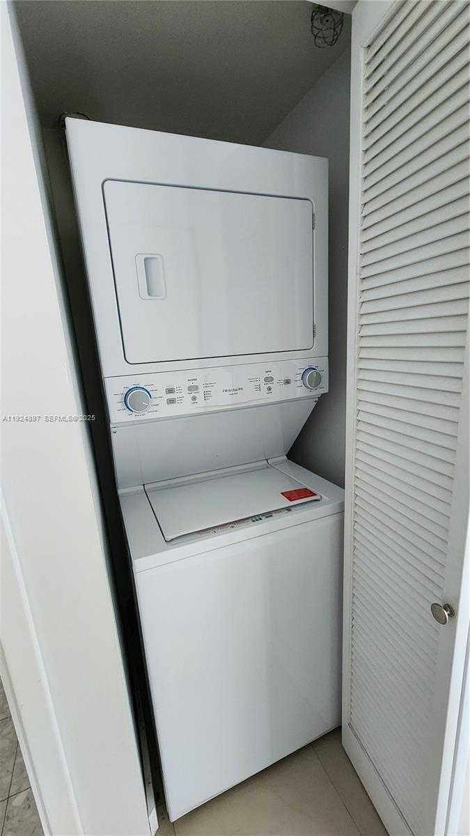 Small Image of 185 SOUTH WEST 7TH ST #3814, Miami Number 10