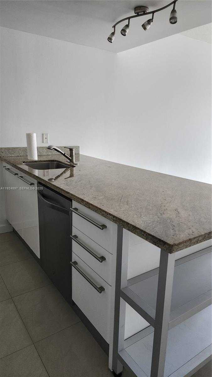 Small Image of 185 SOUTH WEST 7TH ST #3814, Miami Number 4