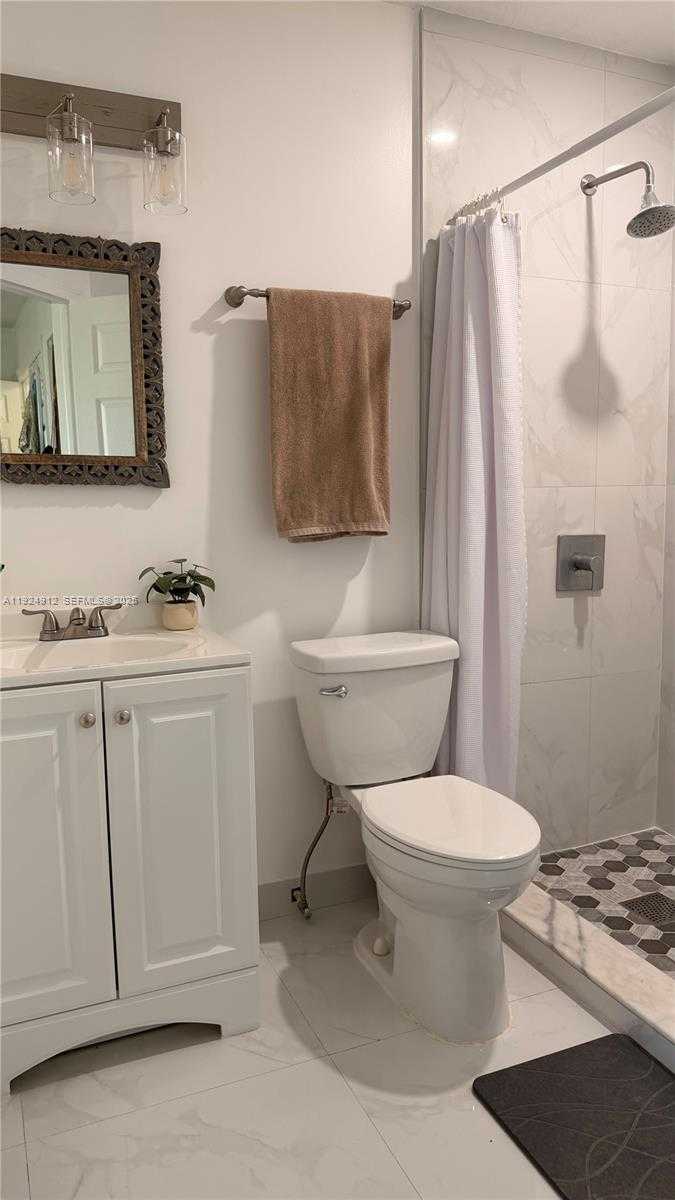 Small Image of 5785 NORTH WEST 116TH AVE #106, Doral Number 15