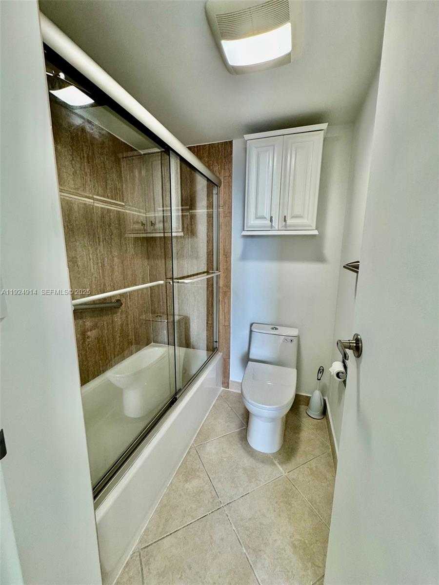 Small Image of 3675 NORTH COUNTRY CLUB DR #2007, Aventura Number 10