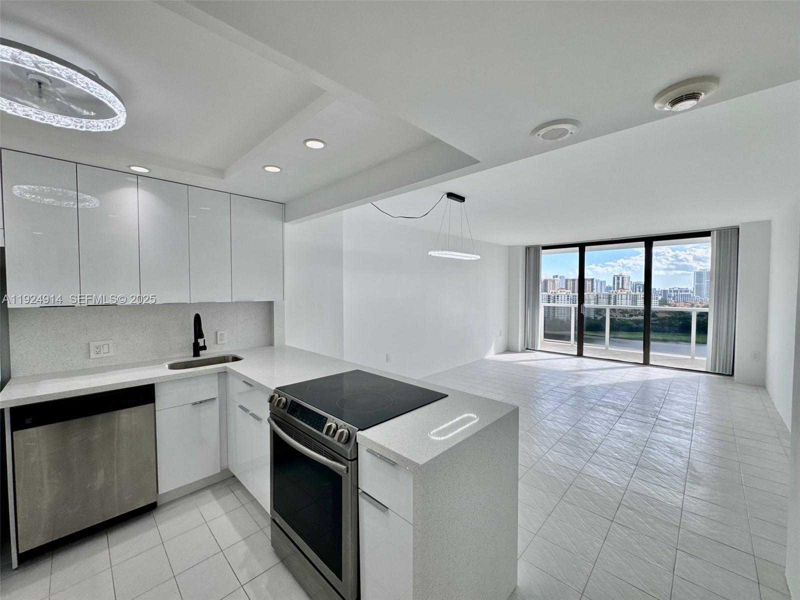 Small Image of 3675 NORTH COUNTRY CLUB DR #2007, Aventura Number 18