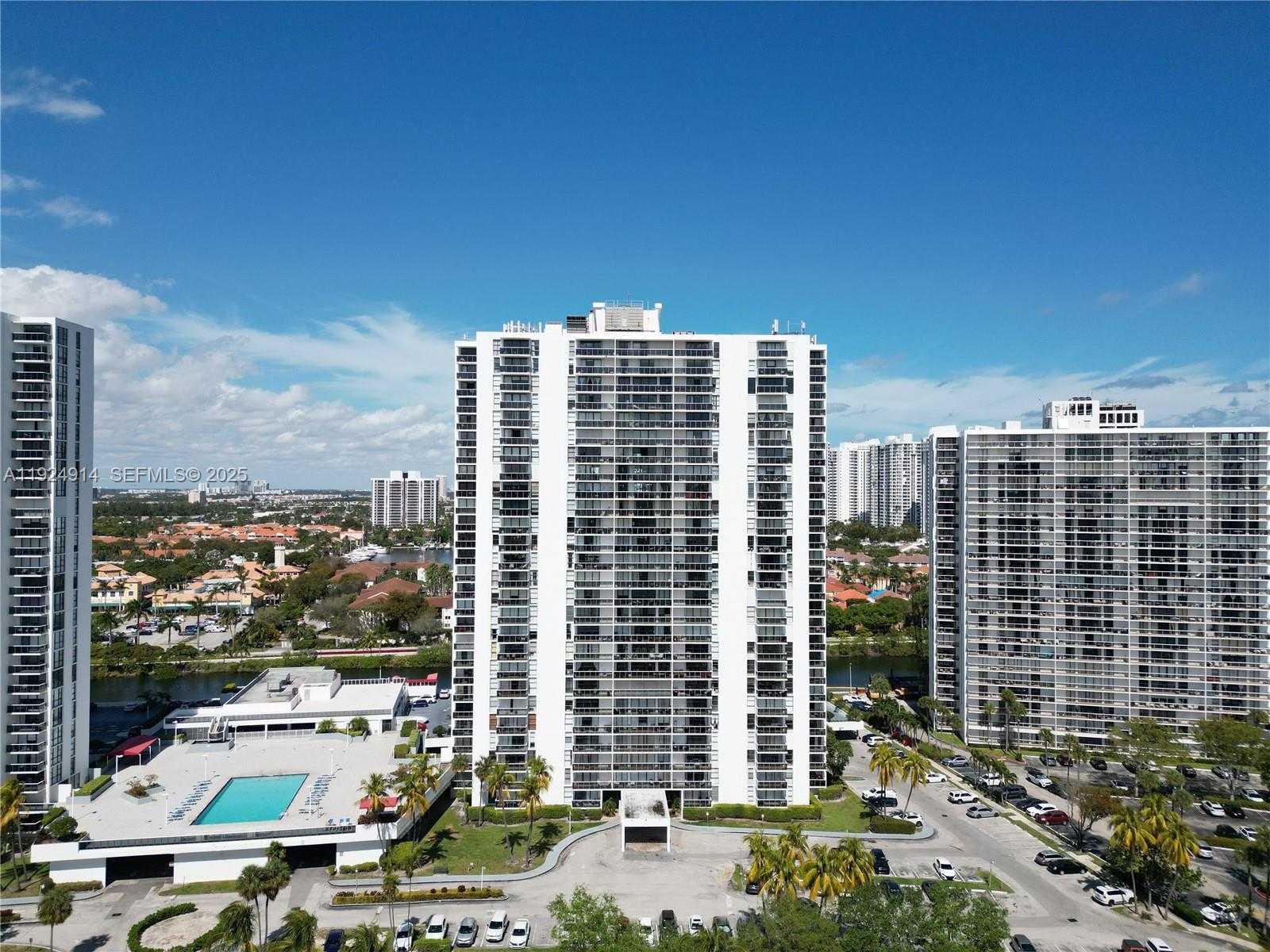 Small Image of 3675 NORTH COUNTRY CLUB DR #2007, Aventura Number 27