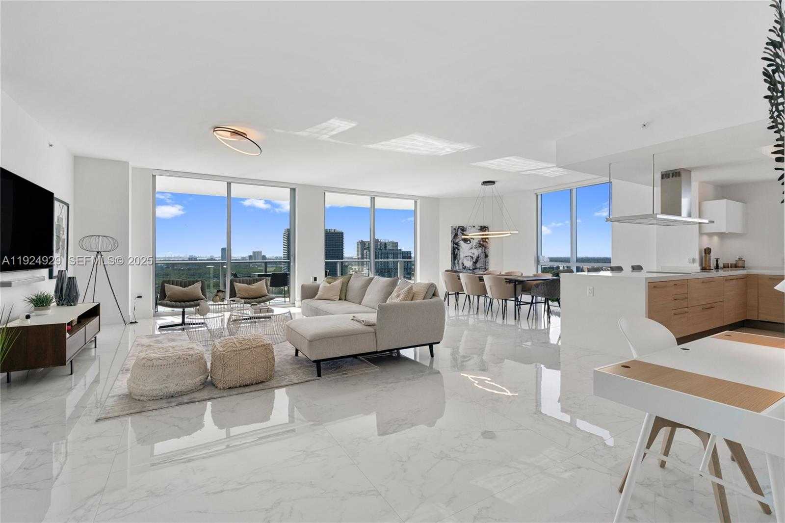 Small Image of 17111 BISCAYNE BLVD #2002, North Miami Beach Number 1
