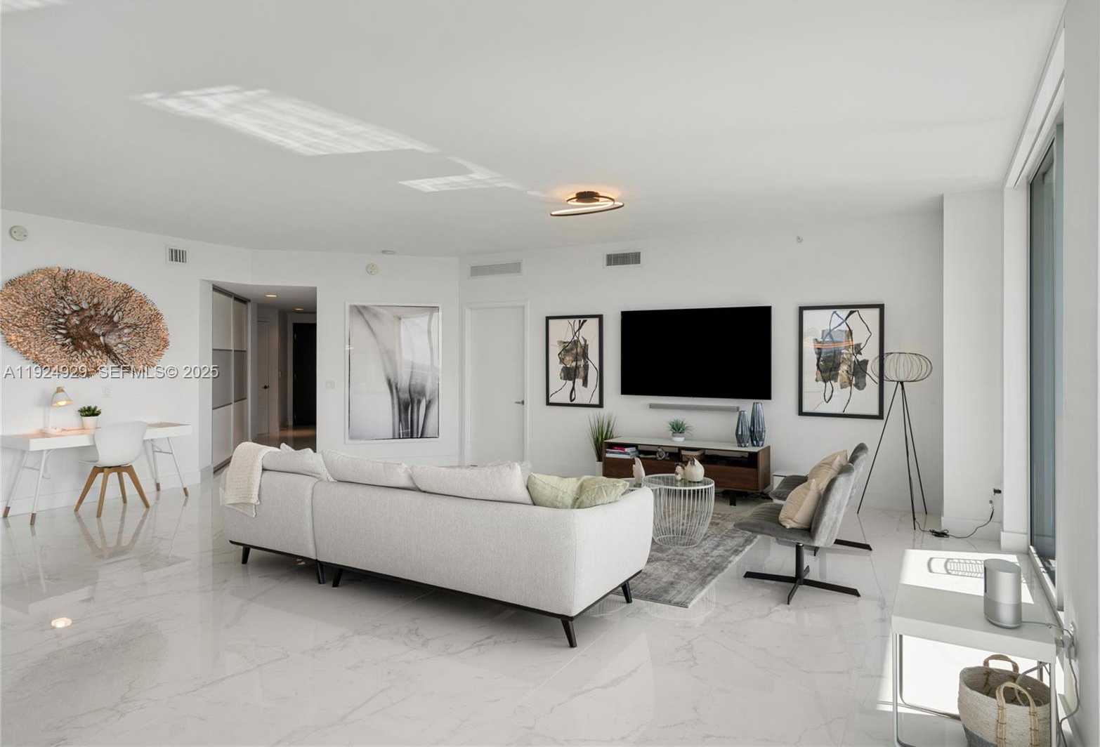 Small Image of 17111 BISCAYNE BLVD #2002, North Miami Beach Number 24