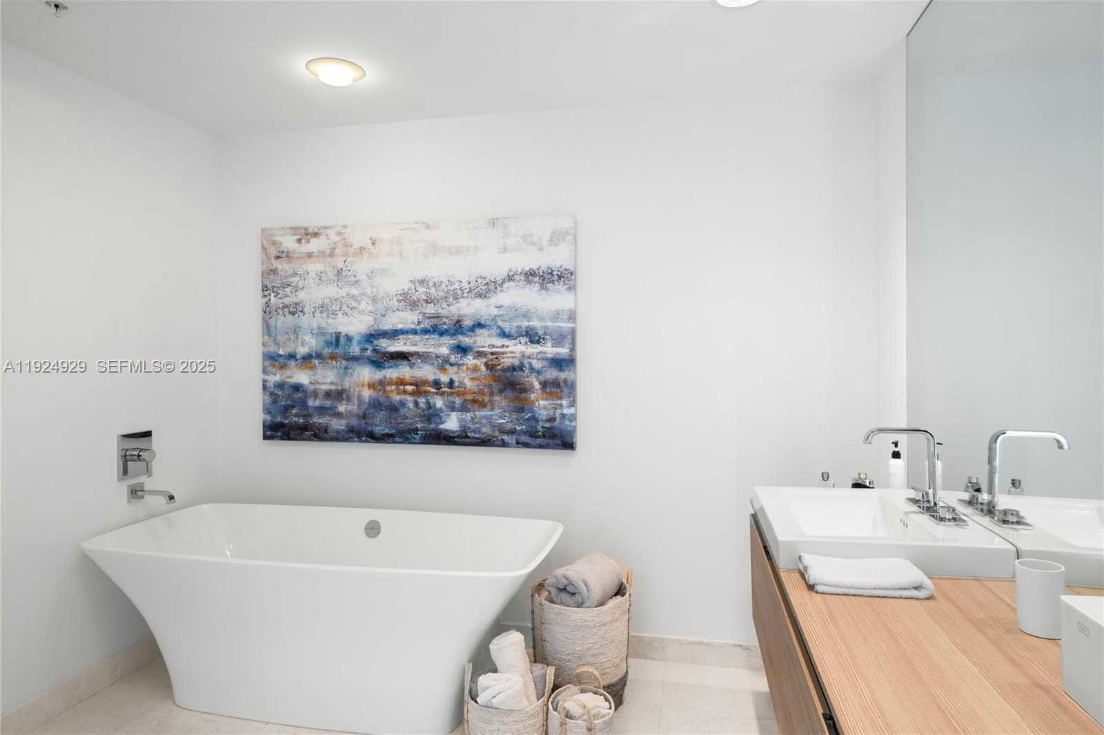 Small Image of 17111 BISCAYNE BLVD #2002, North Miami Beach Number 35