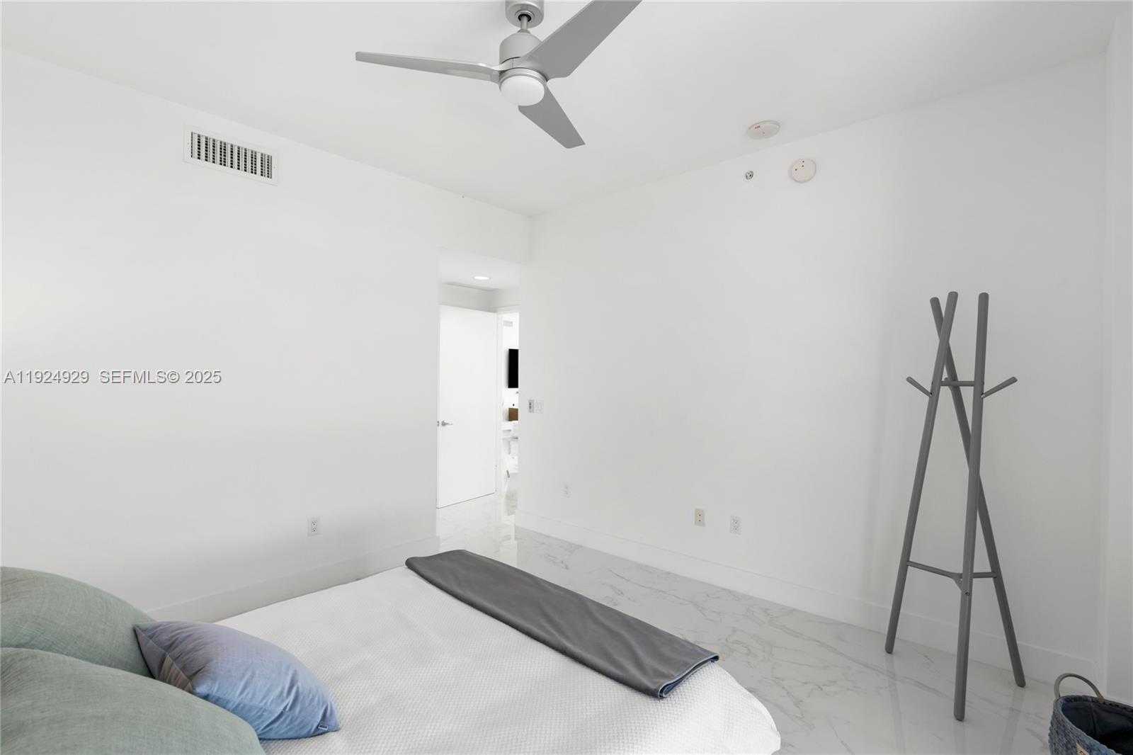 Small Image of 17111 BISCAYNE BLVD #2002, North Miami Beach Number 42