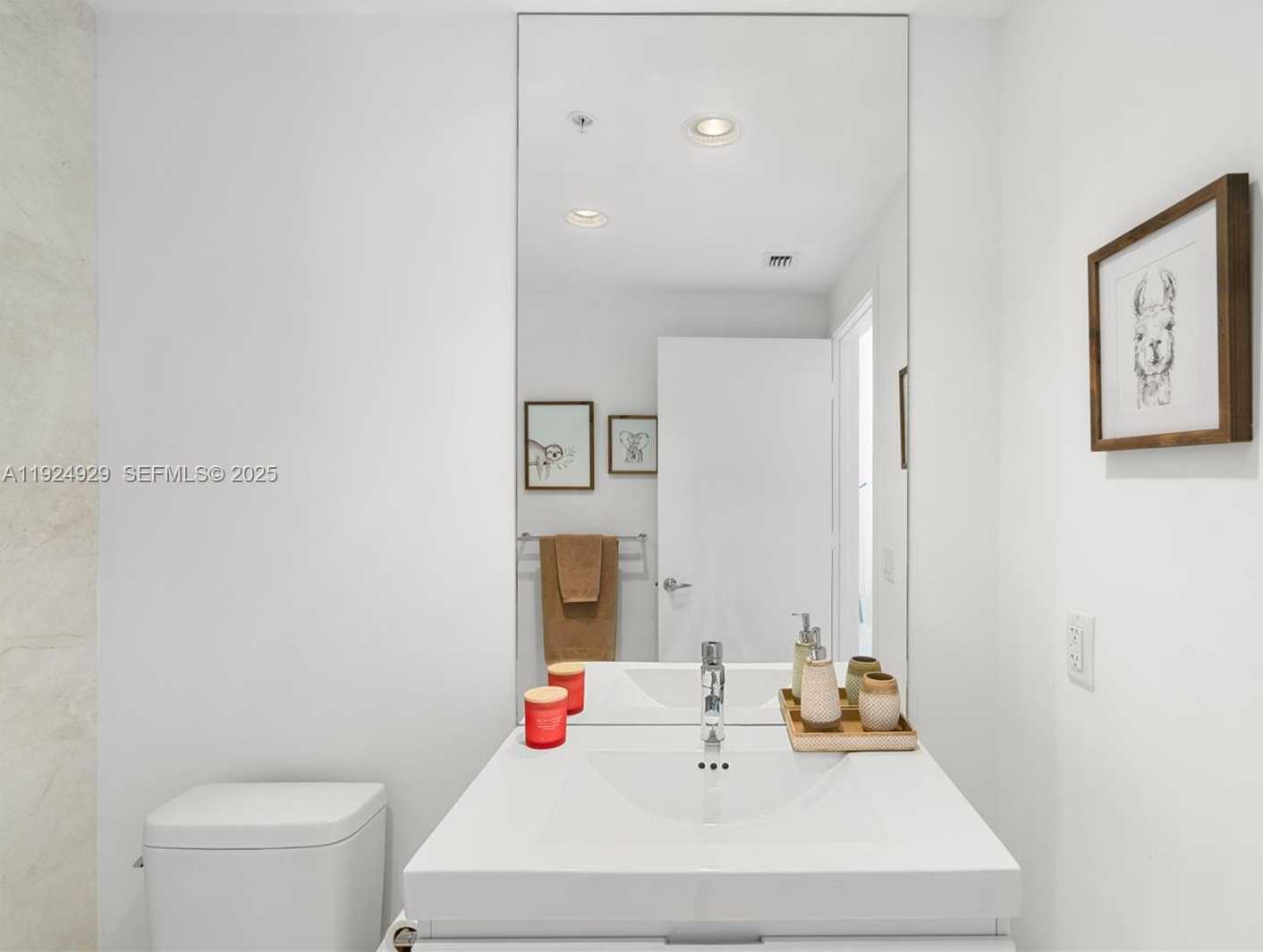 Small Image of 17111 BISCAYNE BLVD #2002, North Miami Beach Number 45