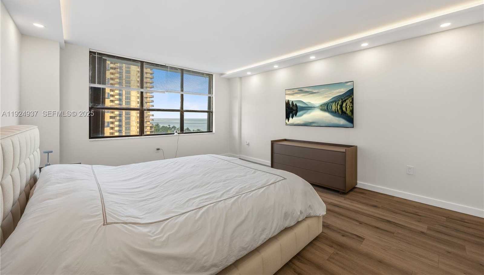 Small Image of 9801 COLLINS AVE #10G, Bal Harbour Number 27