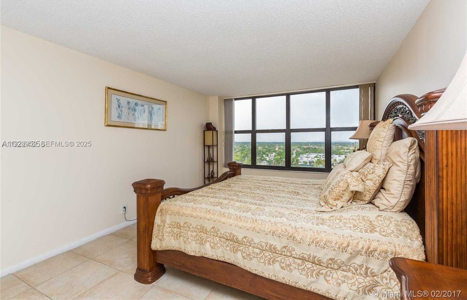 Small Image of 2500 PARKVIEW DR #1207, Hallandale Beach Number 11