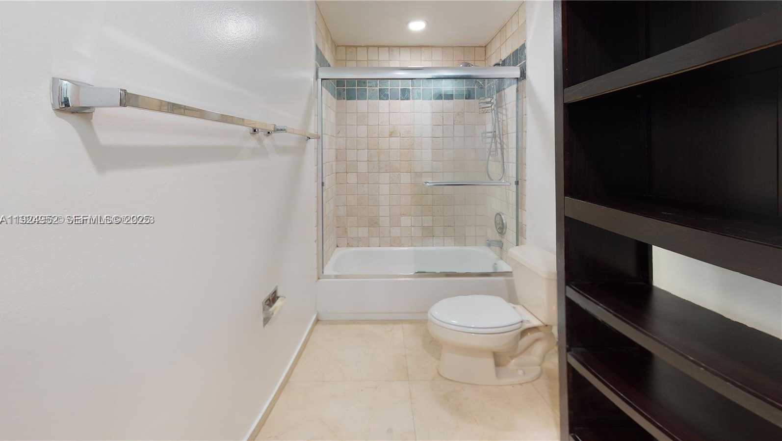 Small Image of 2500 PARKVIEW DR #1207, Hallandale Beach Number 13
