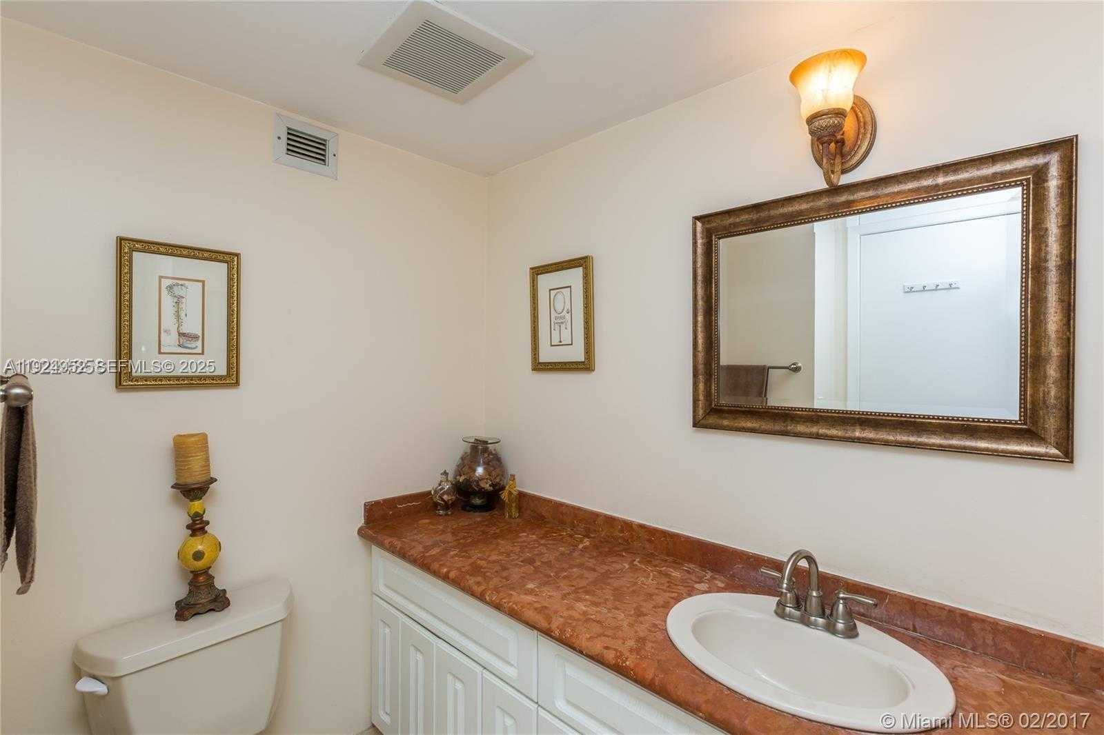 Small Image of 2500 PARKVIEW DR #1207, Hallandale Beach Number 14