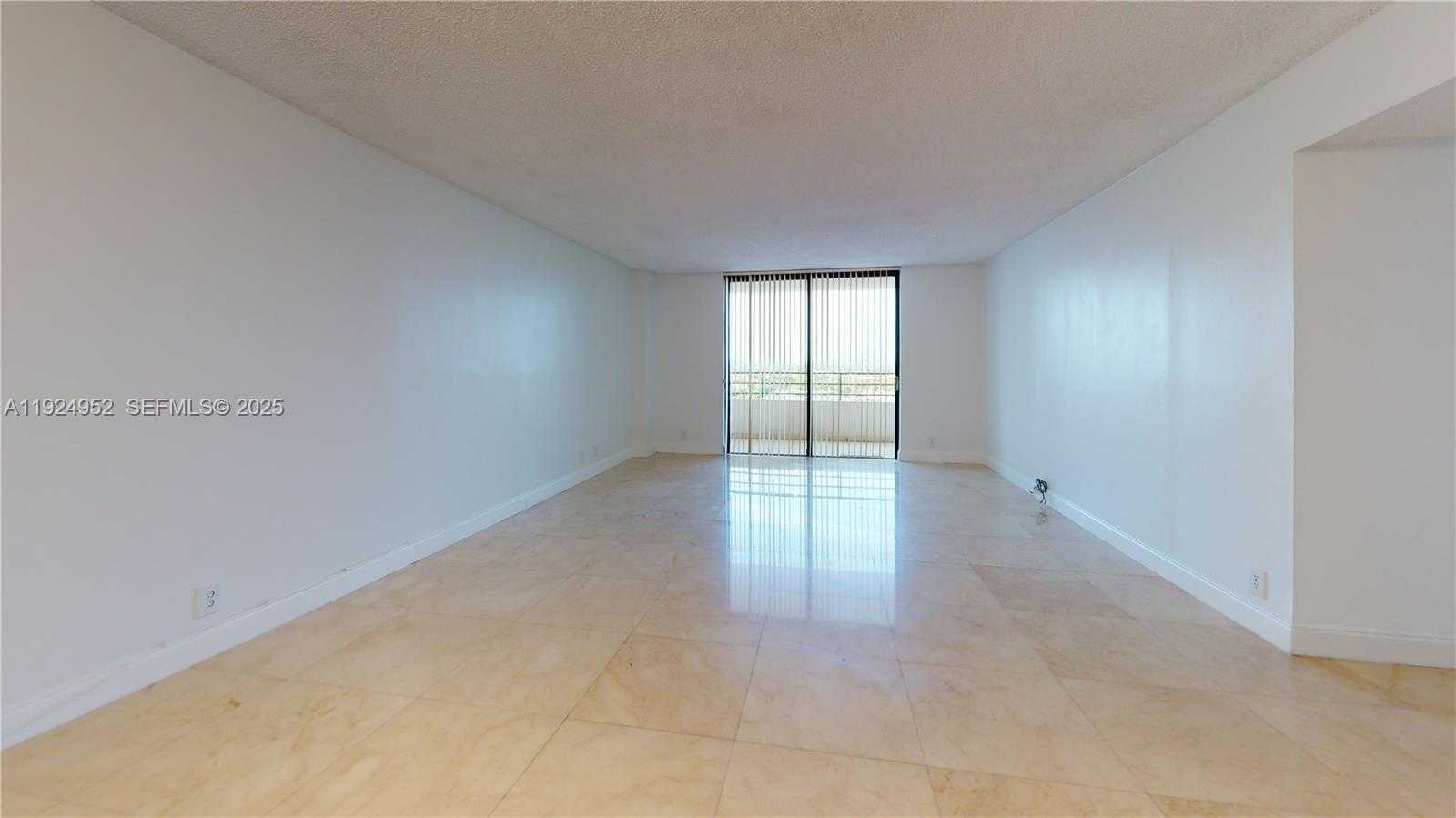 Small Image of 2500 PARKVIEW DR #1207, Hallandale Beach Number 22