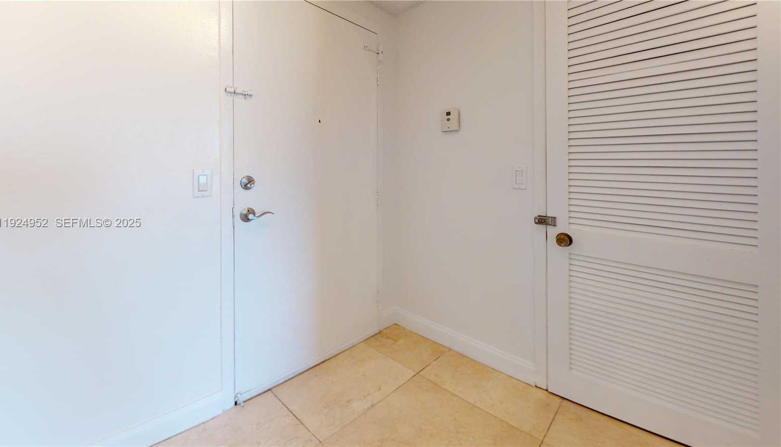 Small Image of 2500 PARKVIEW DR #1207, Hallandale Beach Number 26