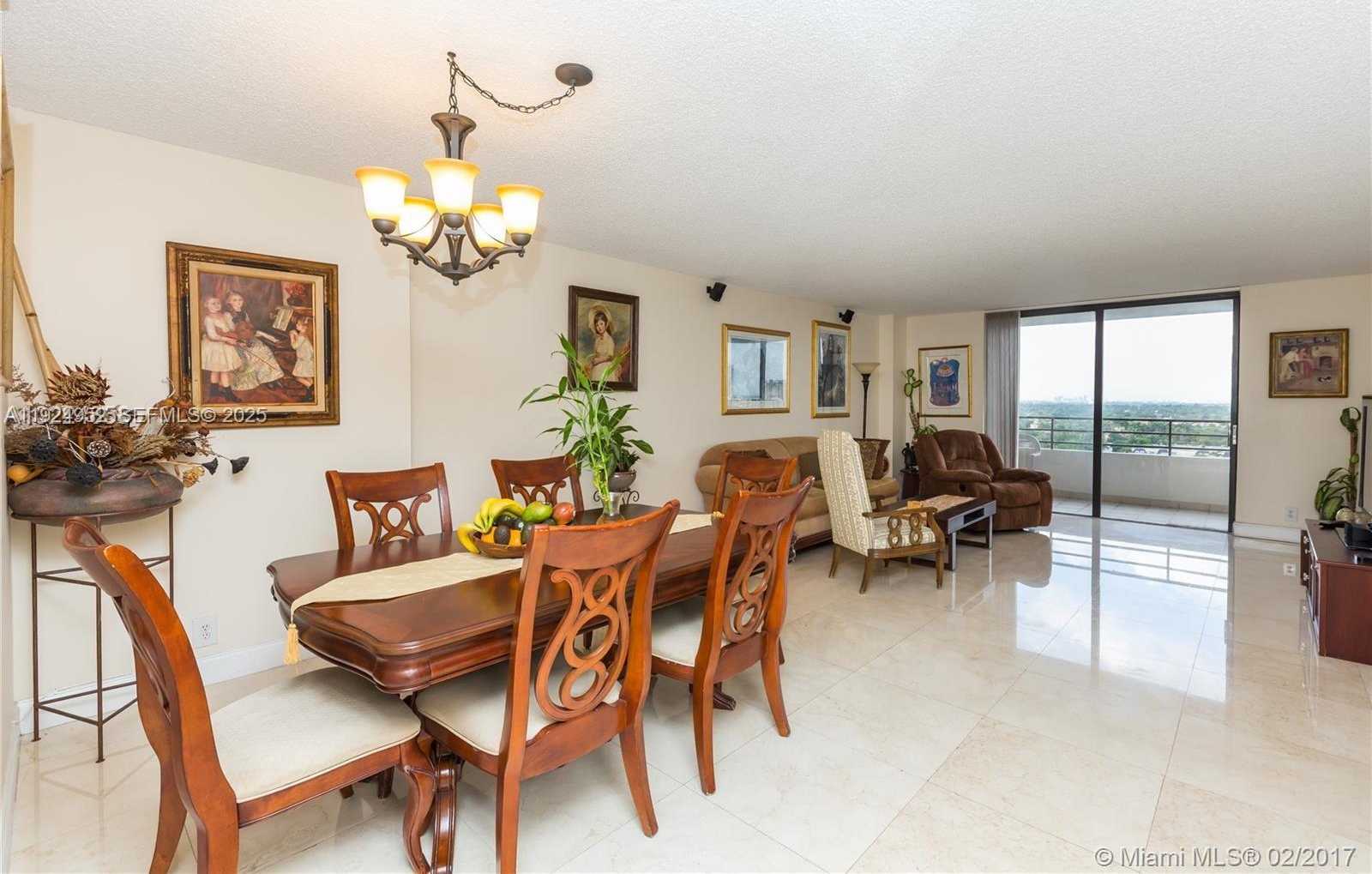 Small Image of 2500 PARKVIEW DR #1207, Hallandale Beach Number 4
