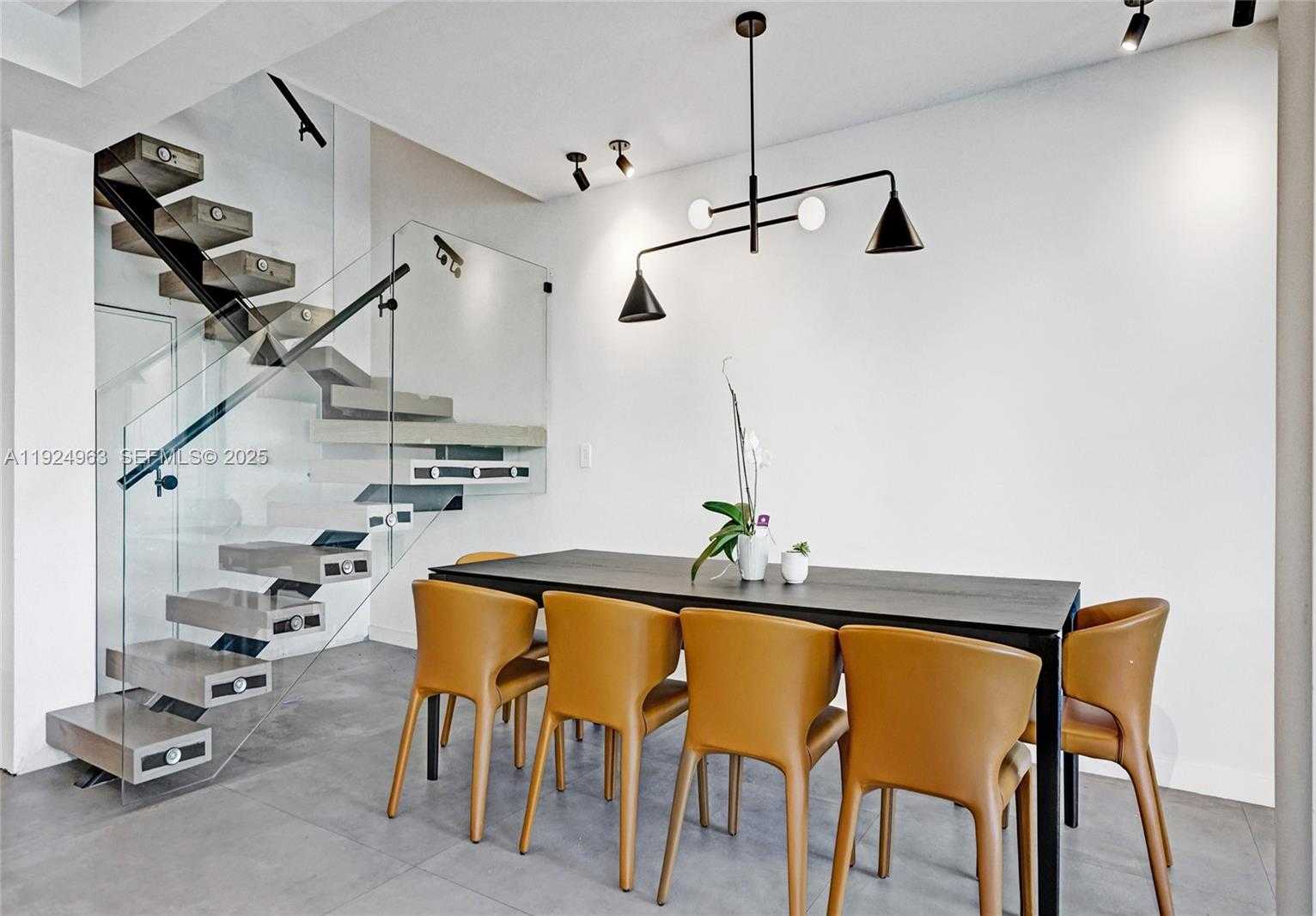 Small Image of Sunny Isles Beach Number 11