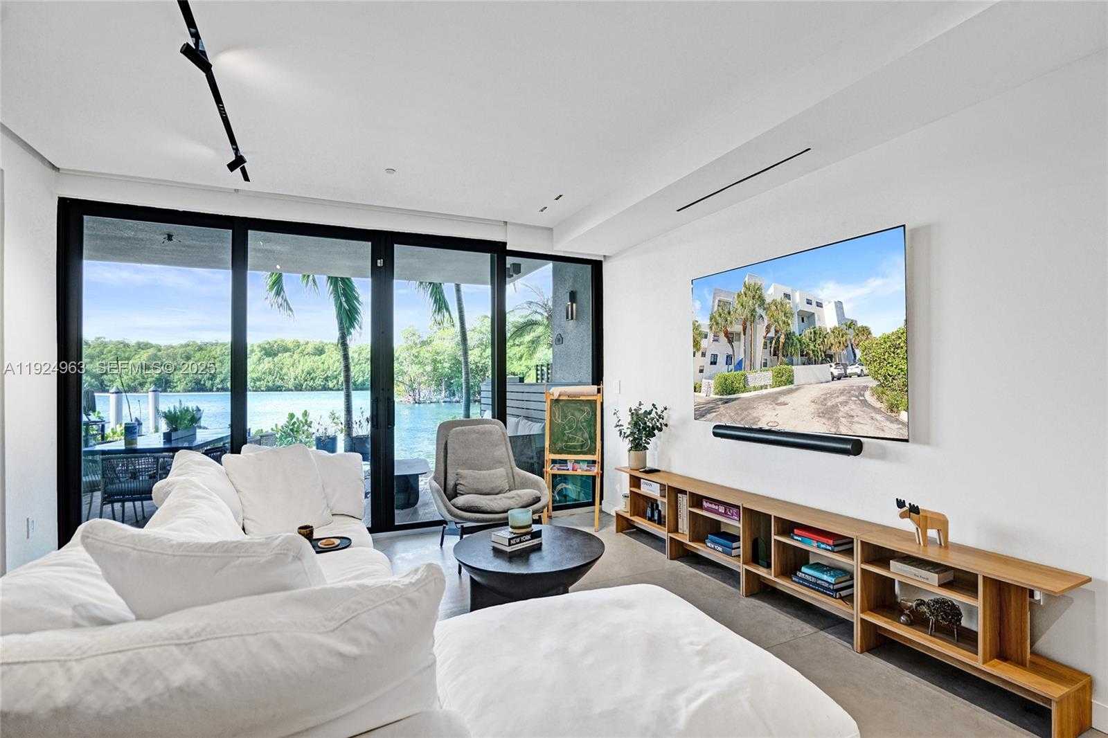 Small Image of Sunny Isles Beach Number 16