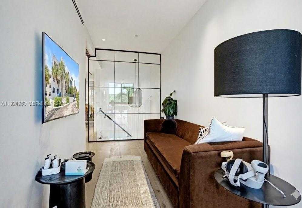 Small Image of Sunny Isles Beach Number 20