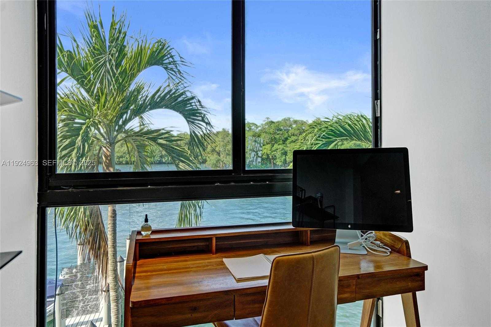 Small Image of Sunny Isles Beach Number 22