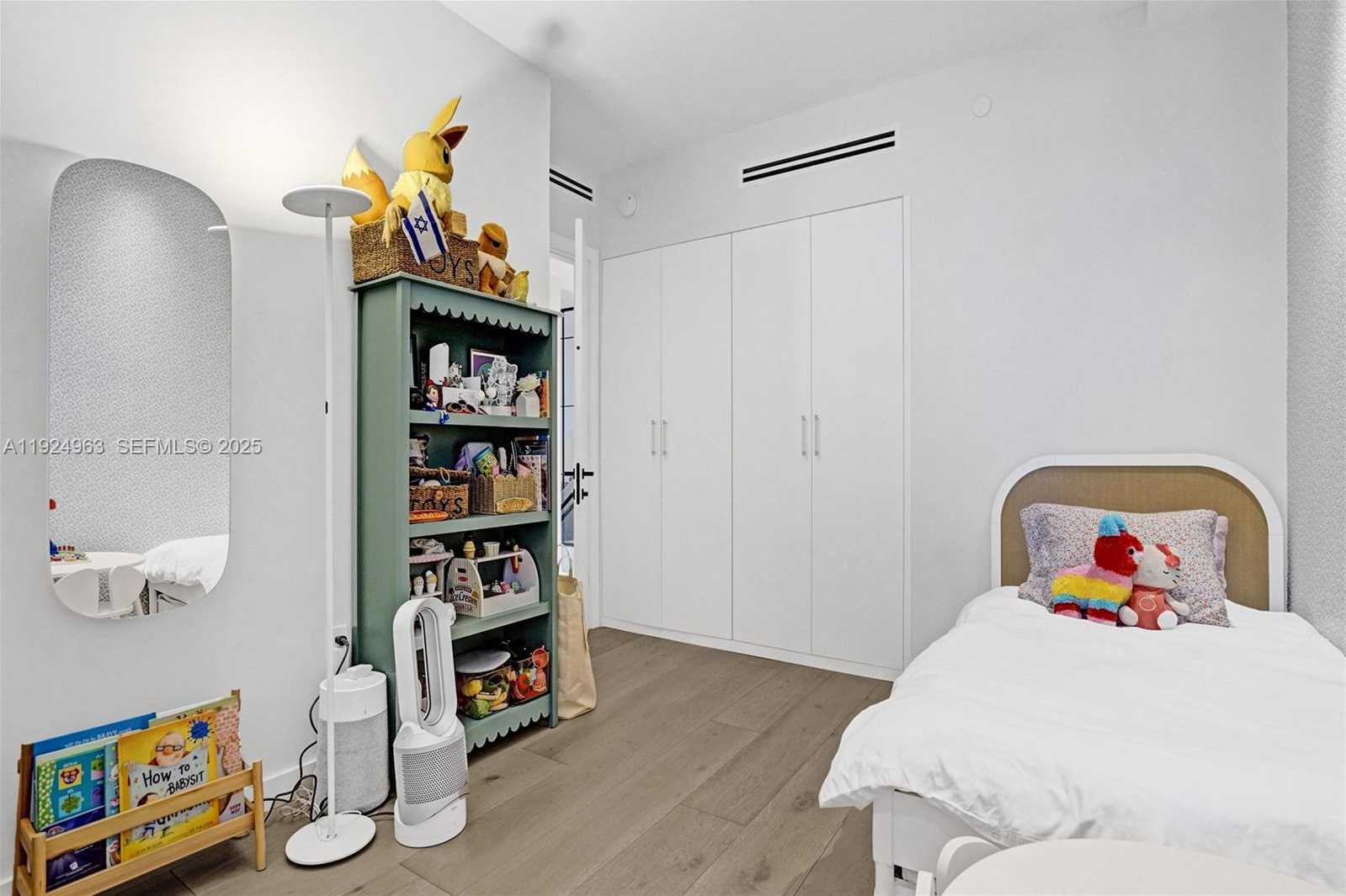 Small Image of Sunny Isles Beach Number 26