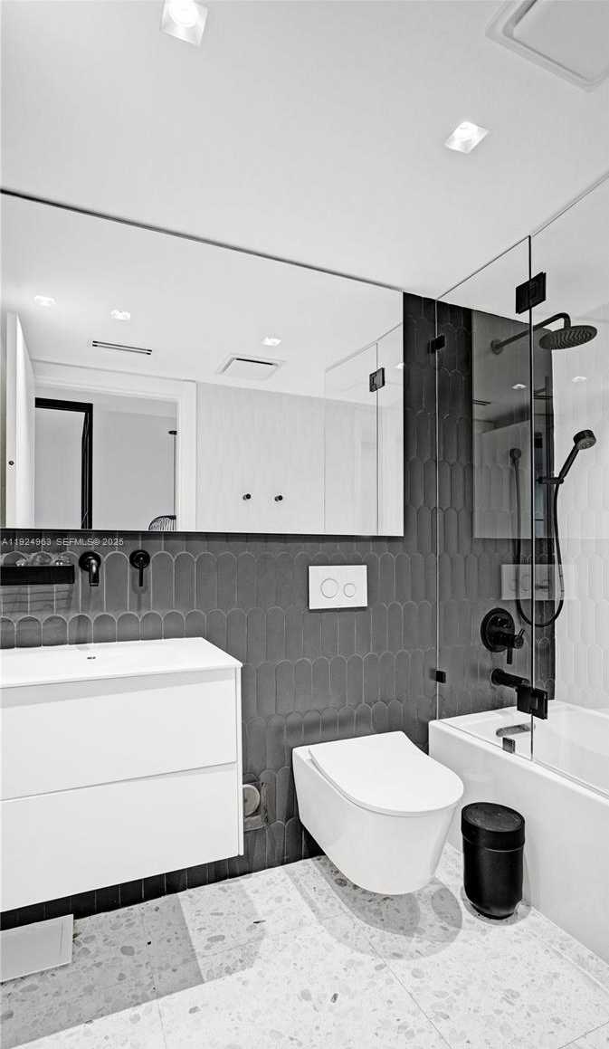 Small Image of Sunny Isles Beach Number 27