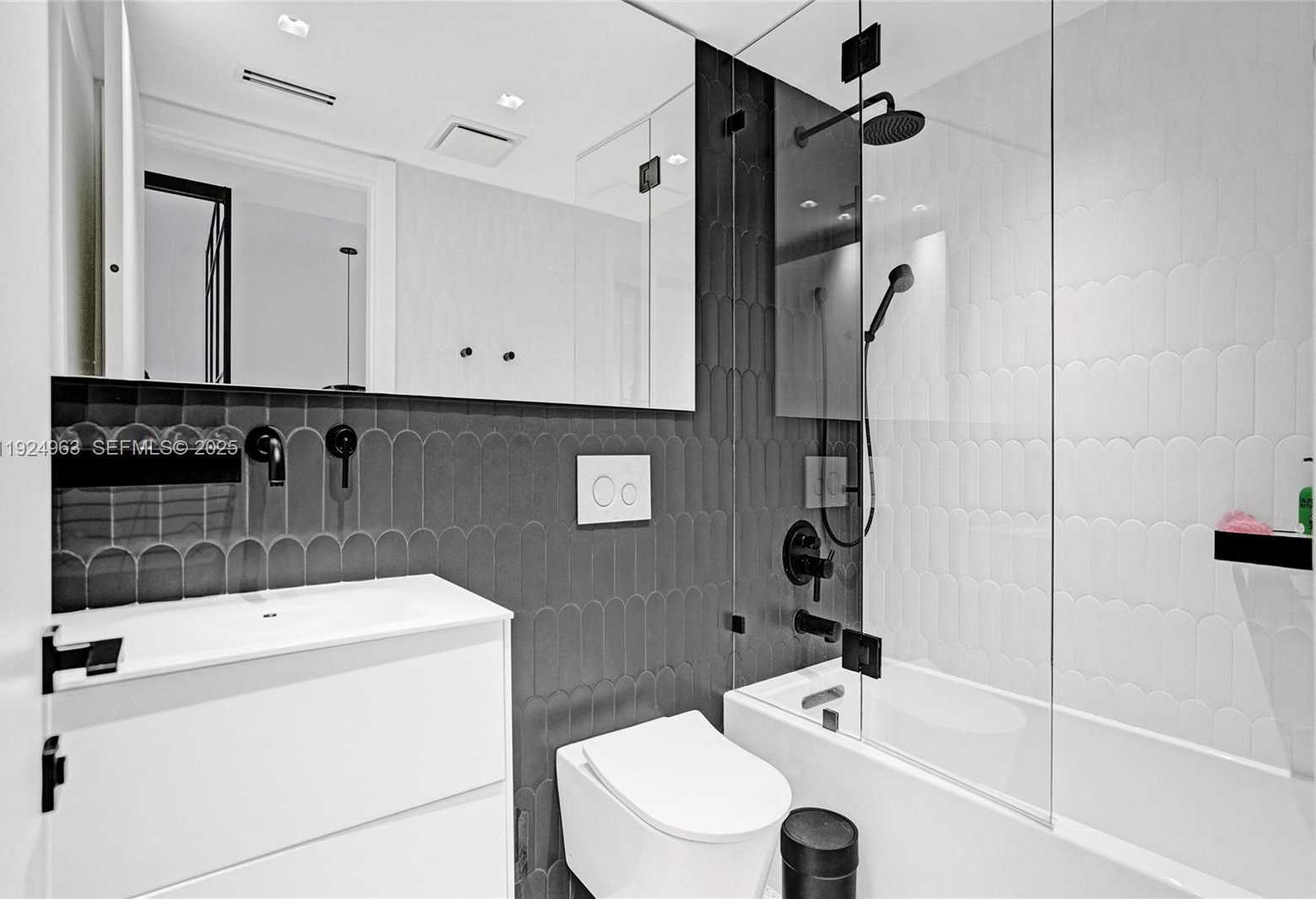 Small Image of Sunny Isles Beach Number 28