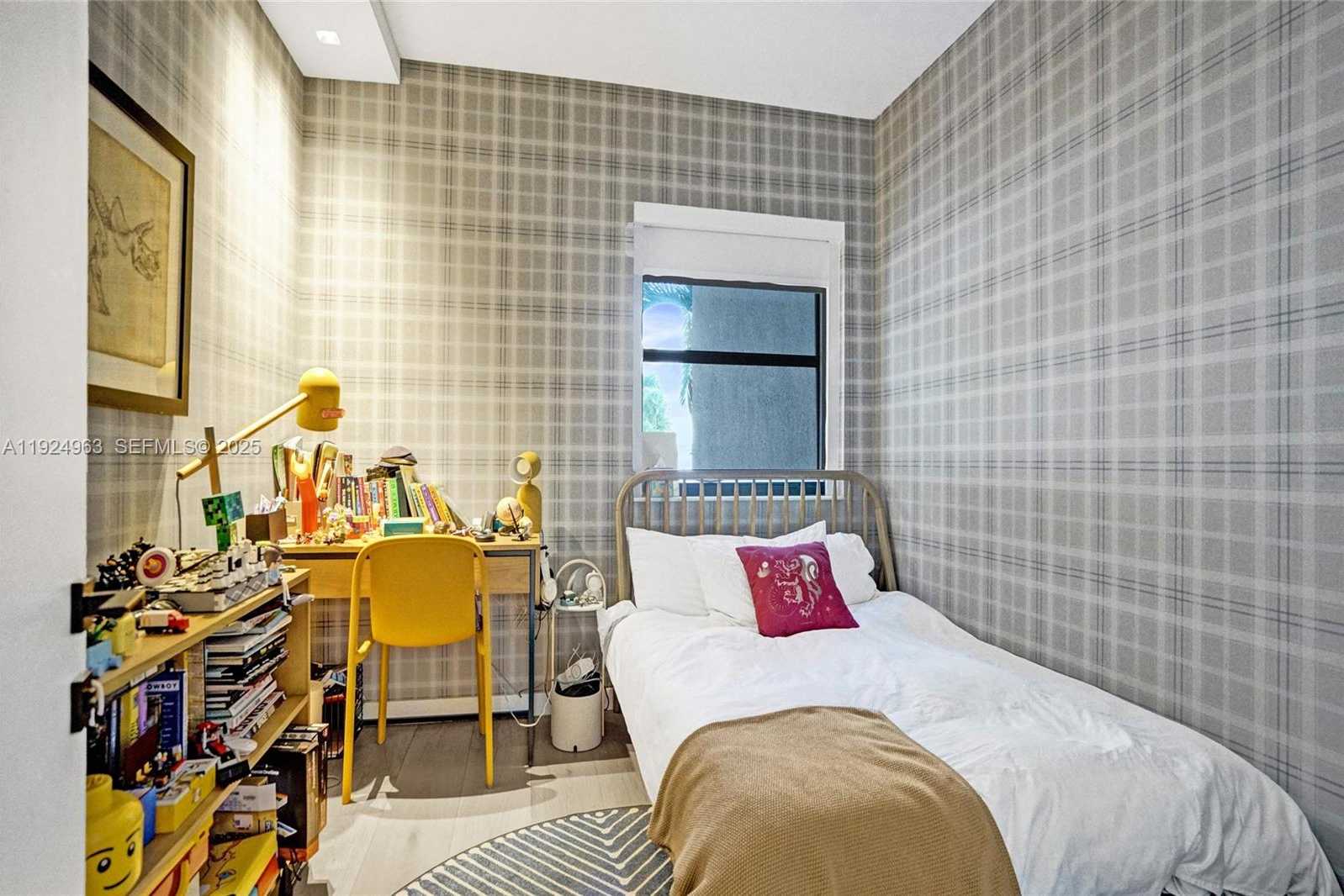 Small Image of Sunny Isles Beach Number 29