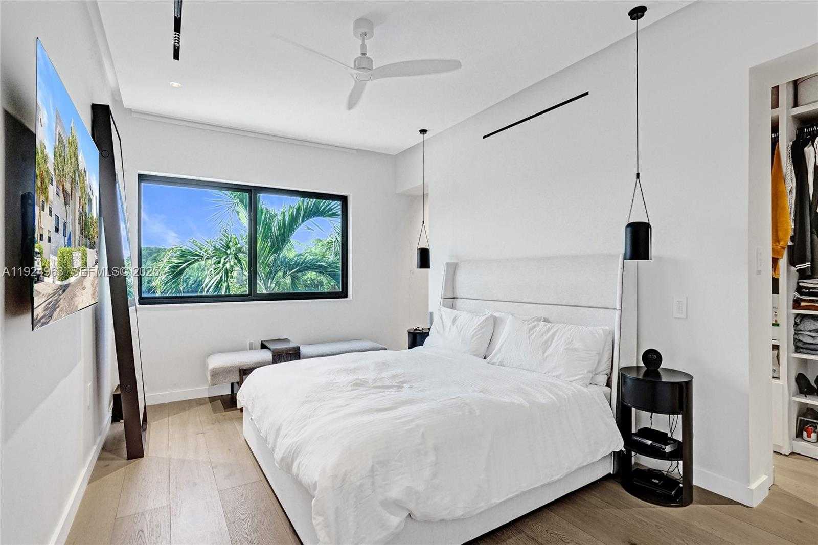 Small Image of Sunny Isles Beach Number 30