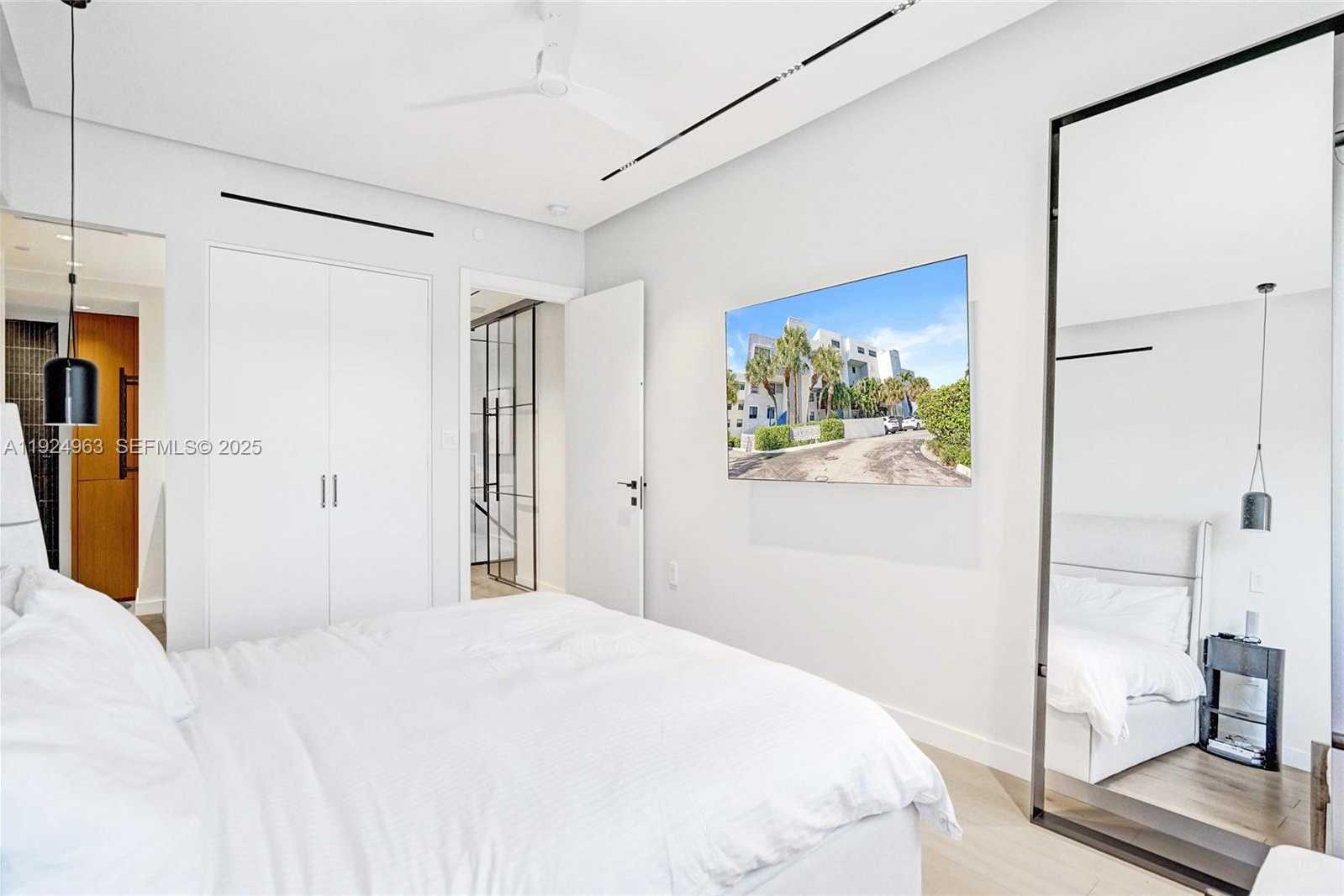 Small Image of Sunny Isles Beach Number 32